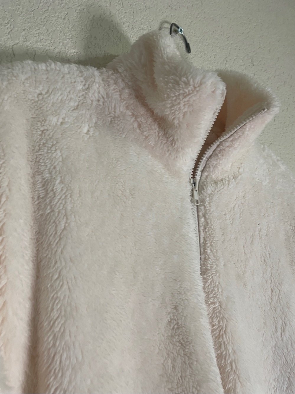 entro Cozy Faux Fur Jacket floral appliqué - Picture 12 of 12
